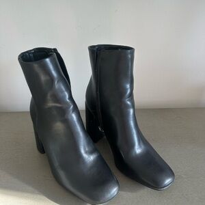 Madden Girl Black Square-Toe Block Heel Ankle Boots